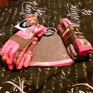 Browning & Realtree pink camo hat, gloves, socks.